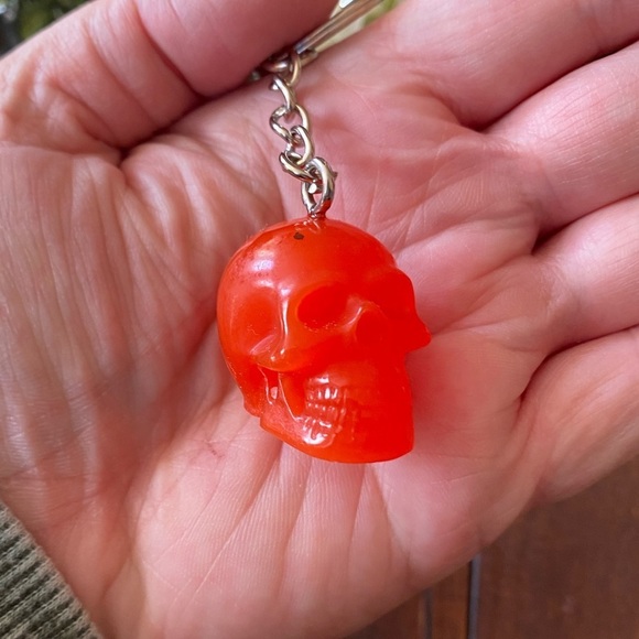 Handmade Resin Blood Orange Skull 3” Keychain Gothic Backpack Bag Charm NEW - Picture 3 of 7